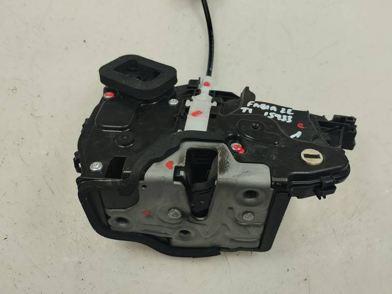 CERRADURA PUERTA TRASERA IZQUIERDA SKODA FABIA 2022 1.0 TSI (95 CV)