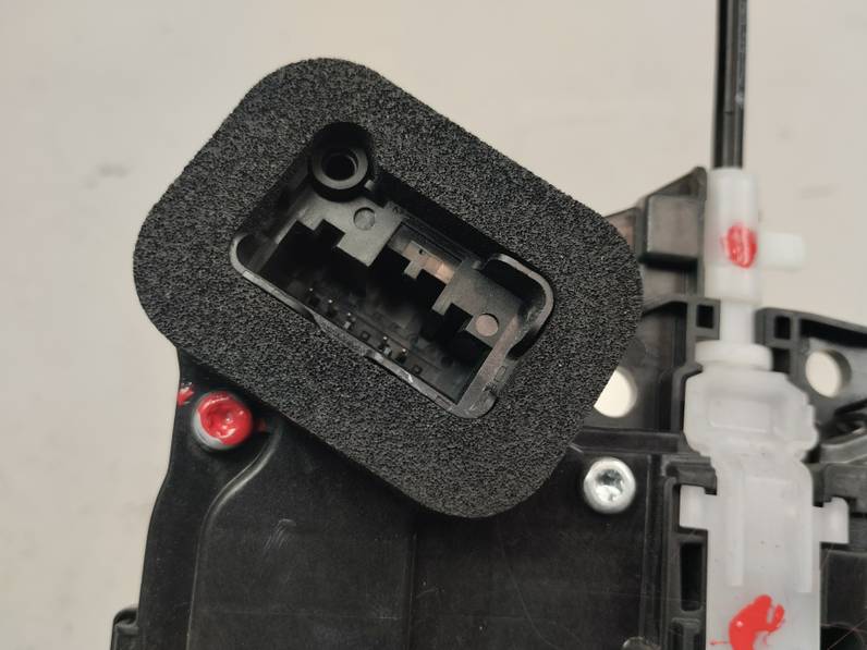 CERRADURA PUERTA TRASERA IZQUIERDA SKODA FABIA 2022 1.0 TSI (95 CV)