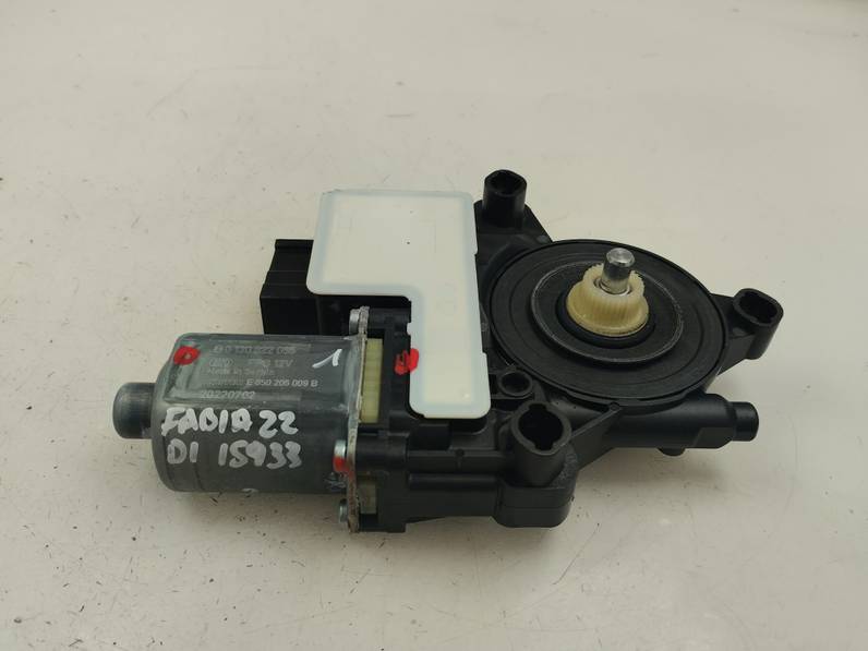 MOTOR ELEVALUNAS DELANTERO IZQUIERDO SKODA FABIA 2022 1.0 TSI (95 CV)