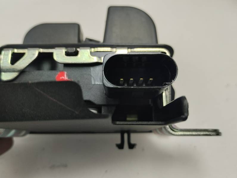 CERRADURA MALETERO PORTON SKODA FABIA 2022 1.0 TSI (95 CV)