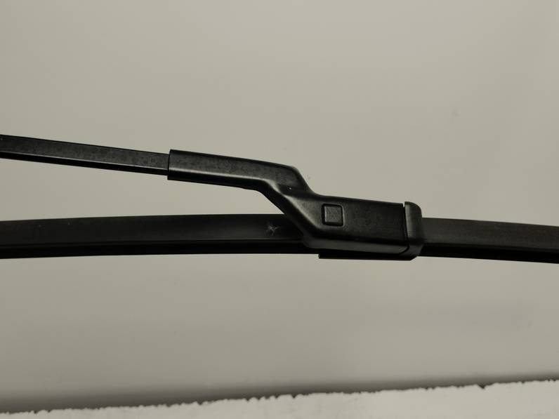 BRAZO LIMPIA DELANTERO DERECHO SKODA FABIA 2022 1.0 TSI (95 CV)