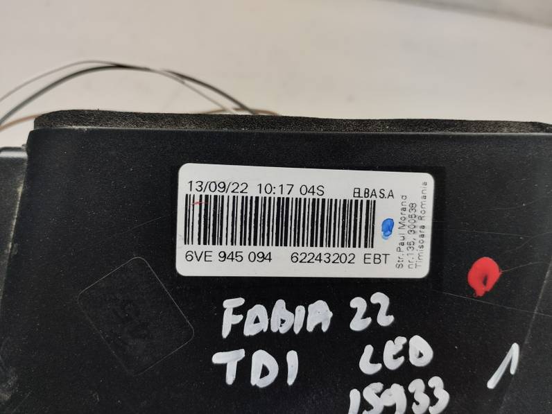 PILOTO TRASERO DERECHO INTERIOR SKODA FABIA 2022 1.0 TSI (95 CV)