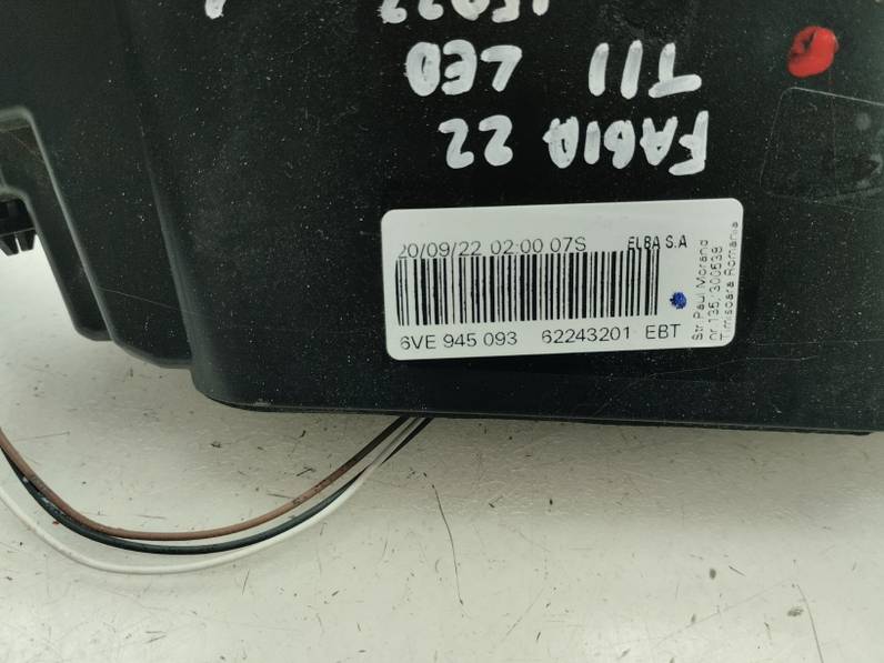 PILOTO TRASERO IZQUIERDO INTERIOR SKODA FABIA 2022 1.0 TSI (95 CV)