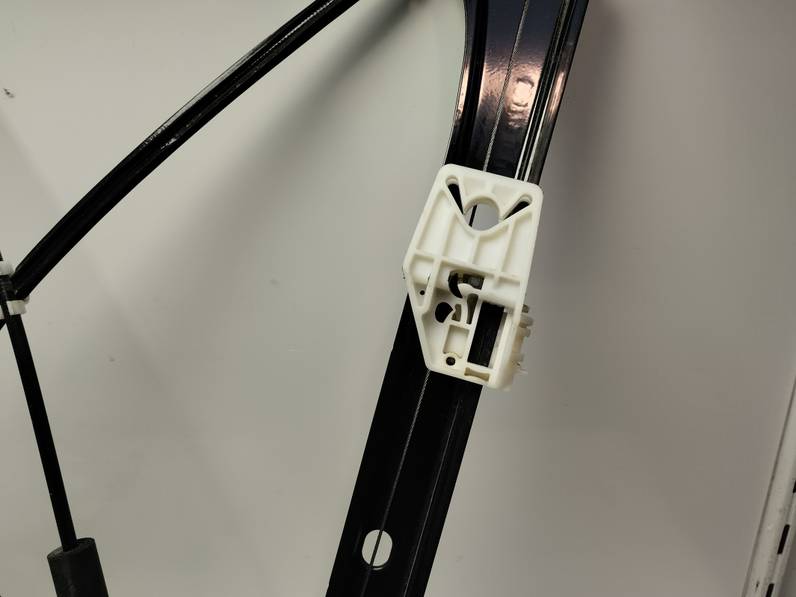 ELEVALUNAS DELANTERO IZQUIERDO SKODA FABIA 2022 1.0 TSI (95 CV)