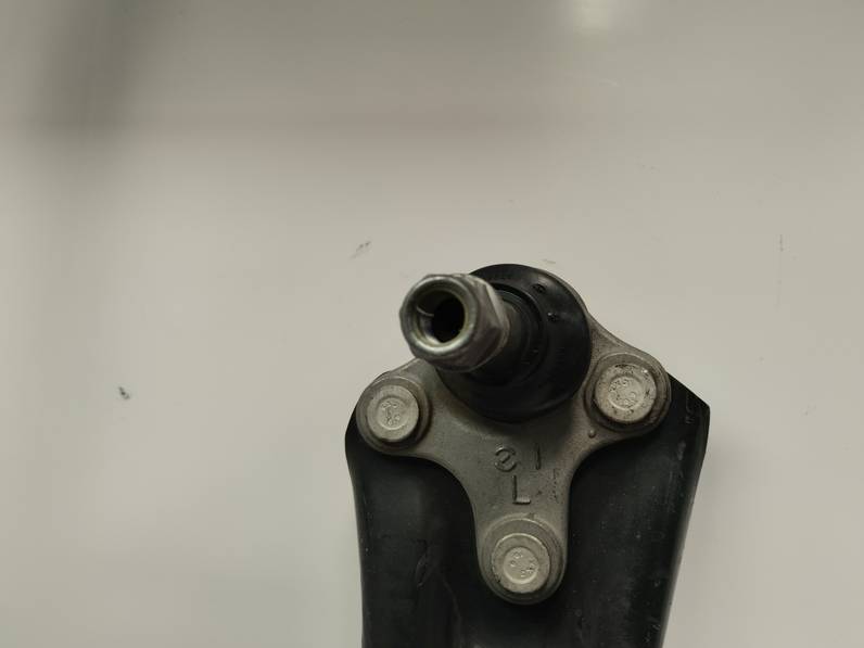 BRAZO SUSPENSION INFERIOR DELANTERO IZQUIERDO SKODA FABIA 2022 1.0 TSI (95 CV)