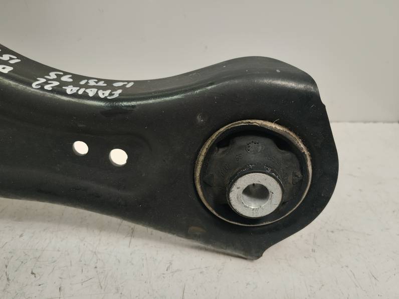 BRAZO SUSPENSION INFERIOR DELANTERO DERECHO SKODA FABIA 2022 1.0 TSI (95 CV)