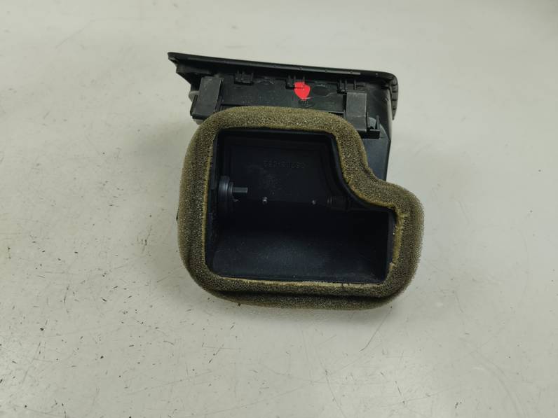 REJILLA AIREADORA VOLKSWAGEN PASSAT BERLINA 2010 2.0 TDI (140 CV)