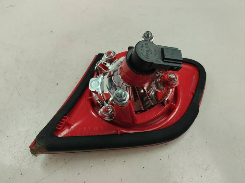 PILOTO TRASERO IZQUIERDO INTERIOR VOLKSWAGEN PASSAT BERLINA 2010 2.0 TDI (140 CV)