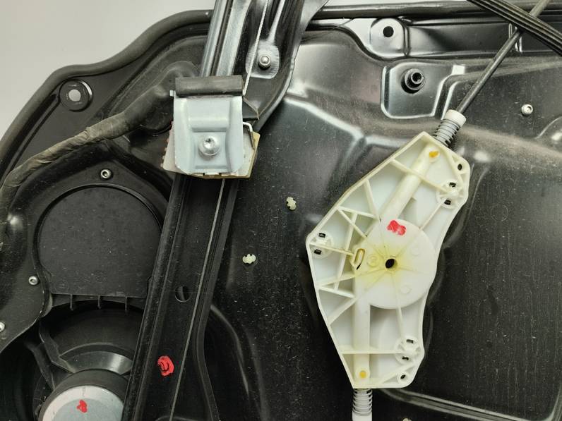 ELEVALUNAS DELANTERO IZQUIERDO VOLKSWAGEN PASSAT BERLINA 2010 2.0 TDI (140 CV)