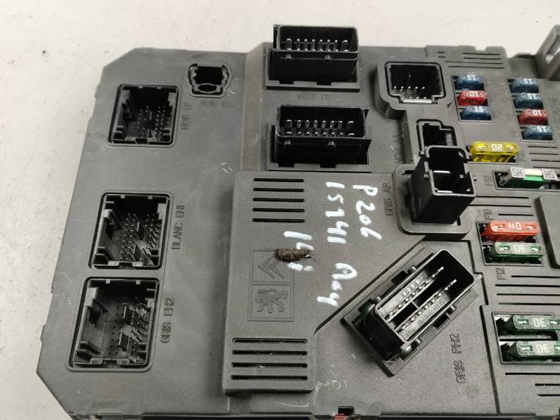 CAJA RELES FUSIBLES PEUGEOT 206 BERLINA 2004 1.4 16V (88 CV)