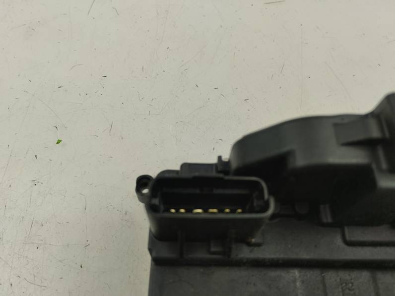 CERRADURA PUERTA TRASERA IZQUIERDA RENAULT SCENIC III 2009 2.0 DCI D FAP (160 CV)