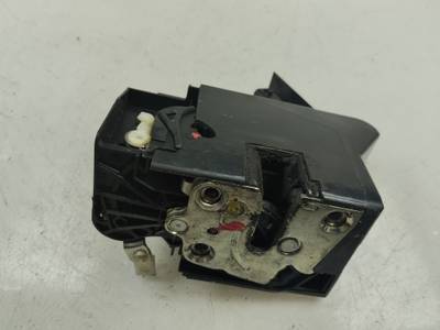 CERRADURA PUERTA DELANTERA DERECHA DACIA SANDERO 2015 0.9 TCE (90 CV)