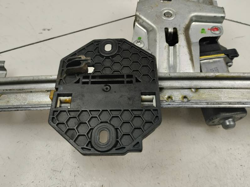 ELEVALUNAS DELANTERO IZQUIERDO DACIA SANDERO 2015 0.9 TCE (90 CV)