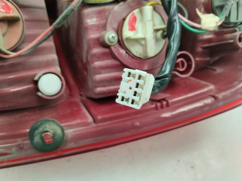 PILOTO TRASERO IZQUIERDO HYUNDAI ACCENT 2007 1.4 (97 CV)