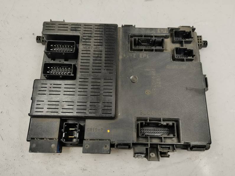 CAJA RELES FUSIBLES CITROEN XSARA BERLINA 2003 1.9 D (69 CV)