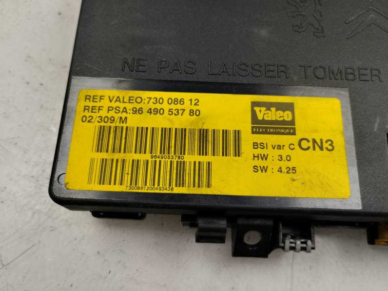 CAJA RELES FUSIBLES CITROEN XSARA BERLINA 2003 1.9 D (69 CV)