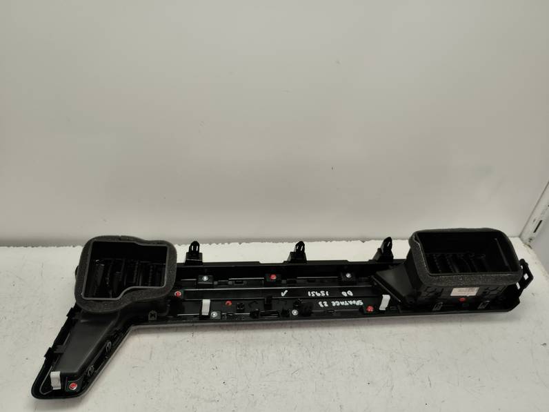 REJILLA AIREADORA KIA SPORTAGE 2023 1.6 (132 CV)