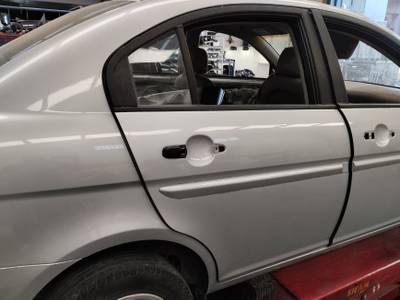 PUERTA TRASERA DERECHA HYUNDAI ACCENT 2007 1.4 (97 CV)