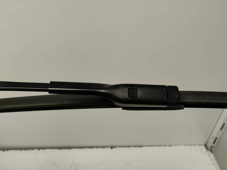 BRAZO LIMPIA DELANTERO DERECHO KIA SPORTAGE 2023 1.6 (132 CV)