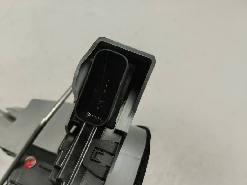 CERRADURA PUERTA TRASERA DERECHA KIA SPORTAGE 2023 1.6 (132 CV)