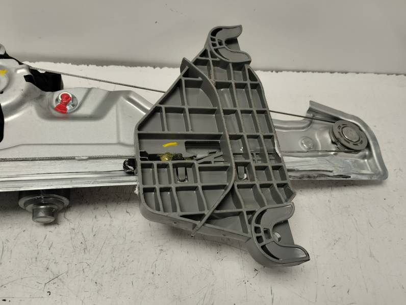 ELEVALUNAS TRASERO IZQUIERDO KIA SPORTAGE 2023 1.6 (132 CV)