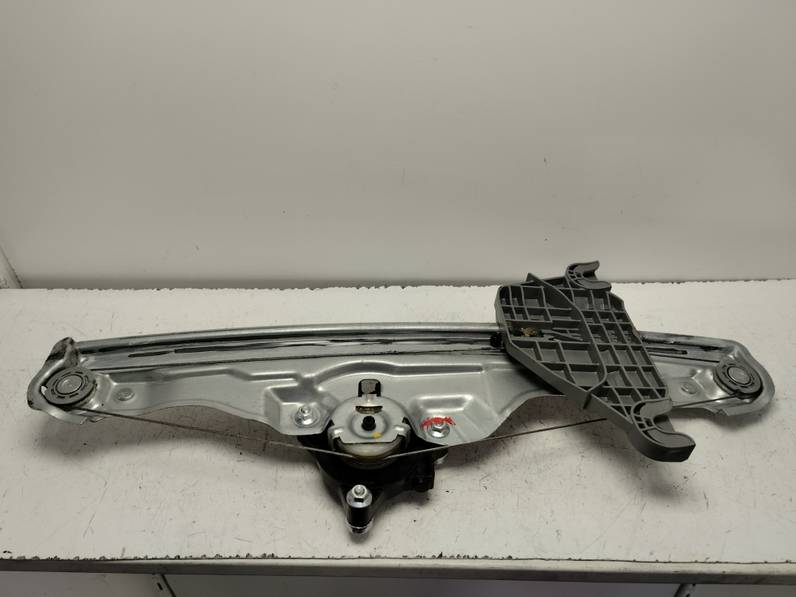 ELEVALUNAS TRASERO DERECHO KIA SPORTAGE 2023 1.6 (132 CV)