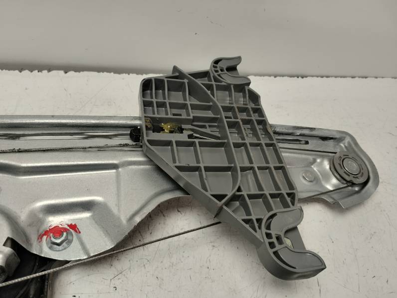 ELEVALUNAS TRASERO DERECHO KIA SPORTAGE 2023 1.6 (132 CV)