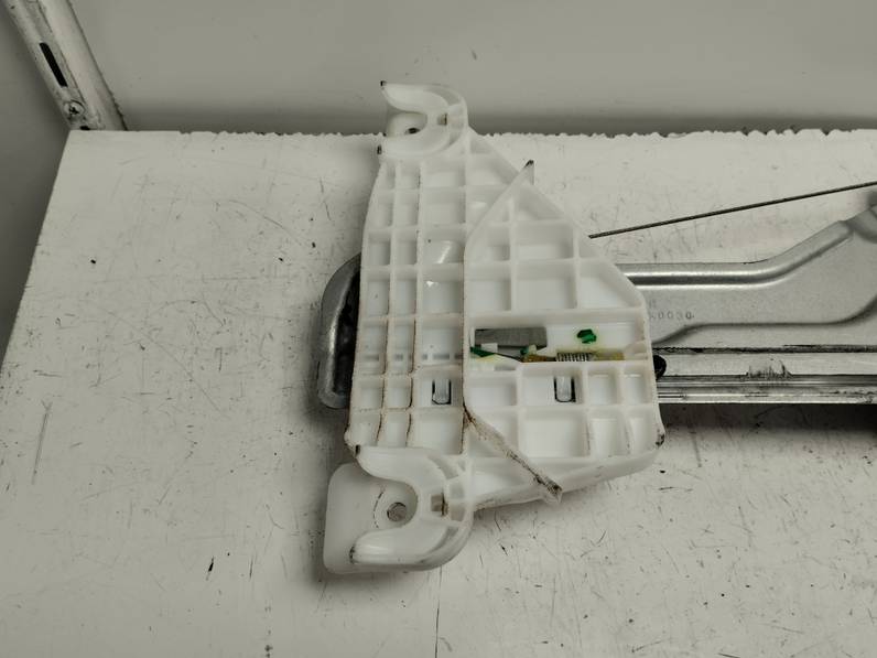 ELEVALUNAS DELANTERO DERECHO KIA SPORTAGE 2023 1.6 (132 CV)