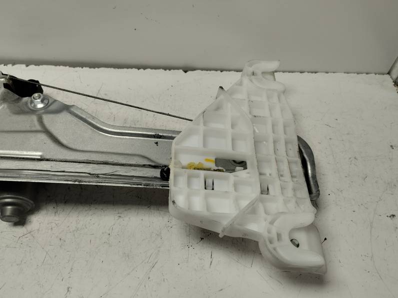 ELEVALUNAS DELANTERO IZQUIERDO KIA SPORTAGE 2023 1.6 (132 CV)