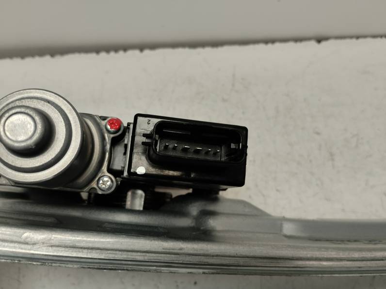 ELEVALUNAS DELANTERO IZQUIERDO KIA SPORTAGE 2023 1.6 (132 CV)