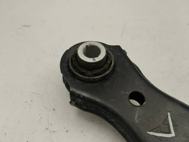 BRAZO SUSPENSION SUPERIOR TRASERO DERECHO KIA SPORTAGE 2023 1.6 (132 CV)