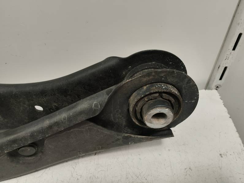 BRAZO SUSPENSION INFERIOR TRASERO DERECHO KIA SPORTAGE 2023 1.6 (132 CV)