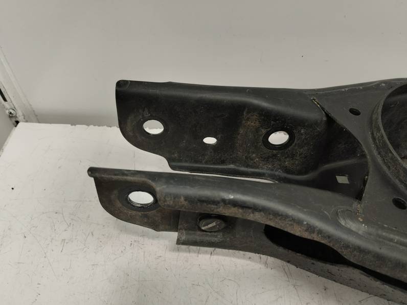 BRAZO SUSPENSION INFERIOR TRASERO DERECHO KIA SPORTAGE 2023 1.6 (132 CV)