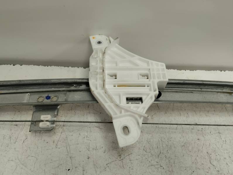 ELEVALUNAS DELANTERO IZQUIERDO HYUNDAI BAYON 2023 1.2 (84CV)