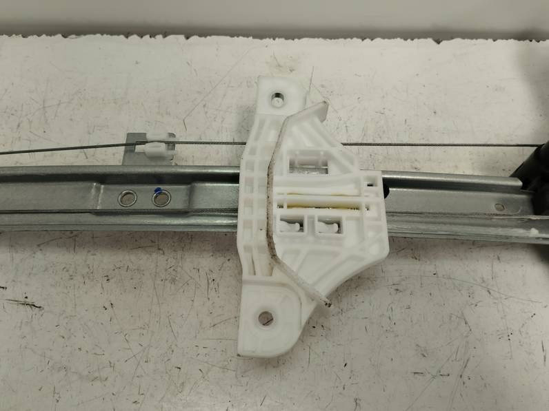 ELEVALUNAS TRASERO DERECHO HYUNDAI BAYON 2023 1.2 (84CV)