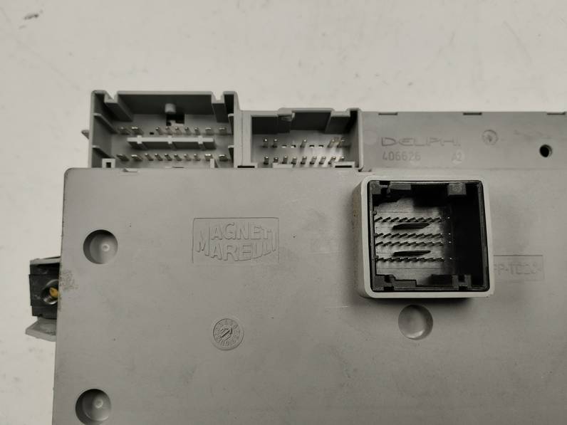 CAJA RELES FUSIBLES LANCIA DELTA 2008 1.6 D (120 CV)