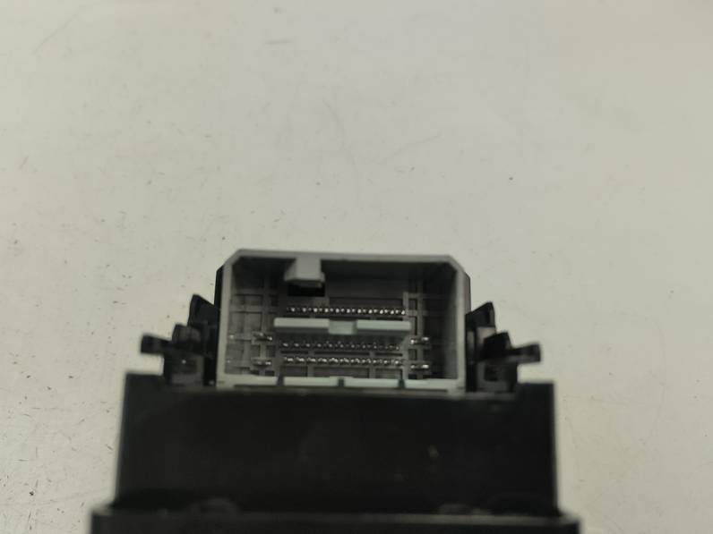 MANDO ELEVALUNAS DELANTERO DERECHO HONDA HR V 2017 1.6 DTEC (120 CV)