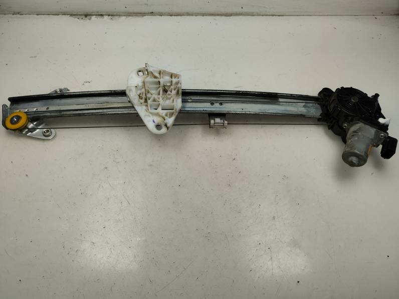 ELEVALUNAS DELANTERO IZQUIERDO HONDA HR V 2017 1.6 DTEC (120 CV)