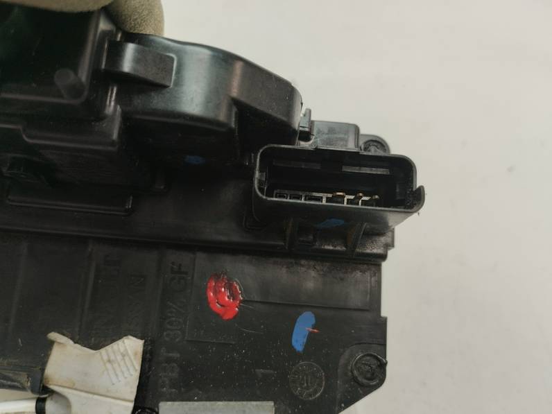 CERRADURA PUERTA DELANTERA DERECHA NISSAN QASHQAI 2017 1.5 TURBODIESEL (110 CV)