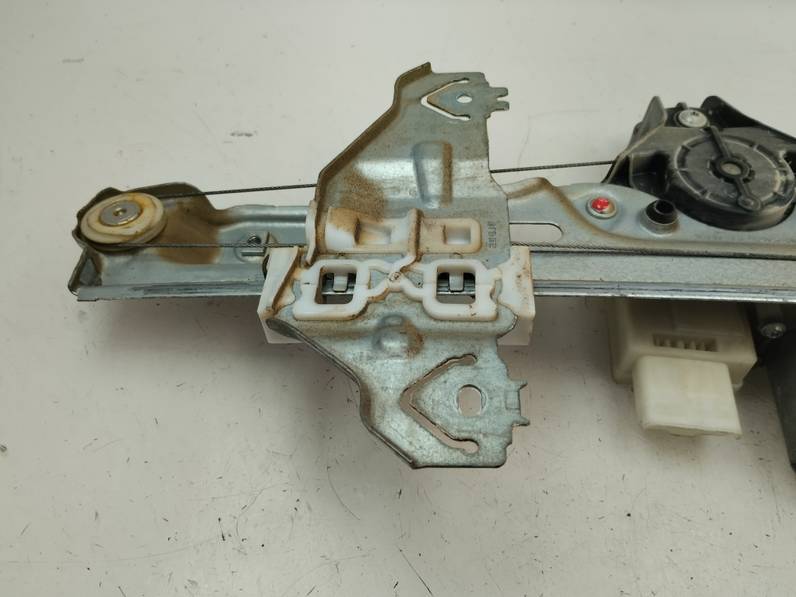 ELEVALUNAS TRASERO IZQUIERDO NISSAN QASHQAI 2017 1.5 TURBODIESEL (110 CV)