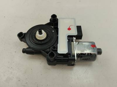 MOTOR ELEVALUNAS TRASERO DERECHO SEAT LEON 2023 1.5 16V TSI ACT (131 CV)