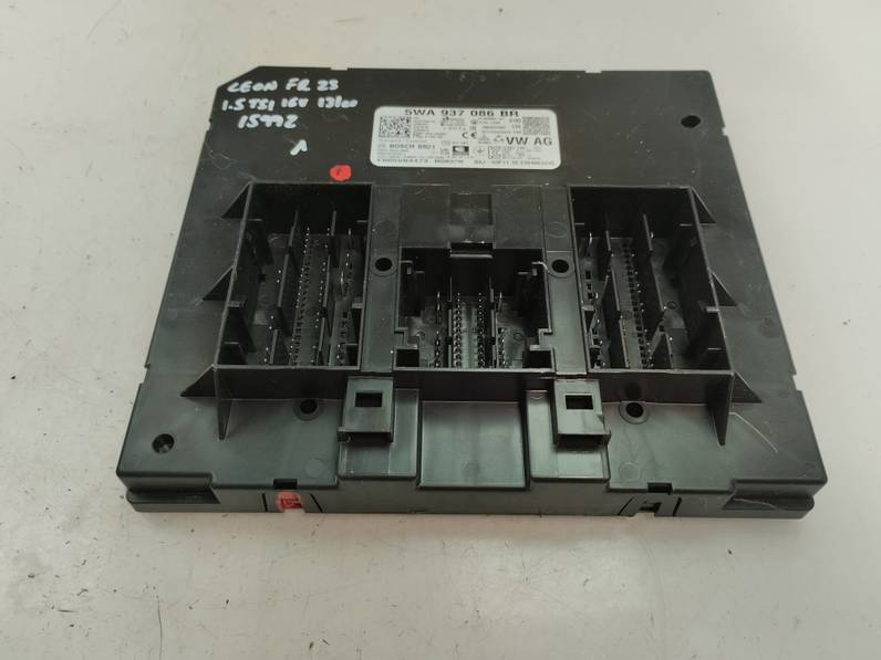 CAJA RELES FUSIBLES SEAT LEON 2023 1.5 16V TSI ACT (131 CV)