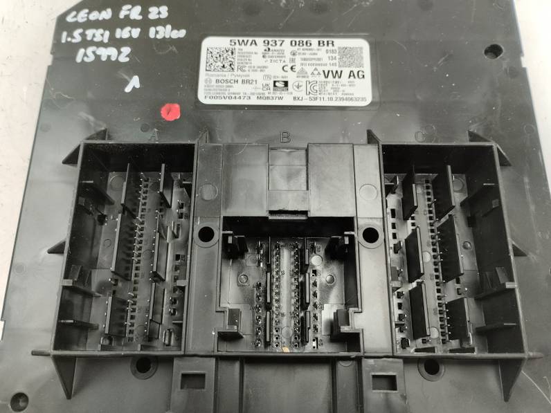 CAJA RELES FUSIBLES SEAT LEON 2023 1.5 16V TSI ACT (131 CV)