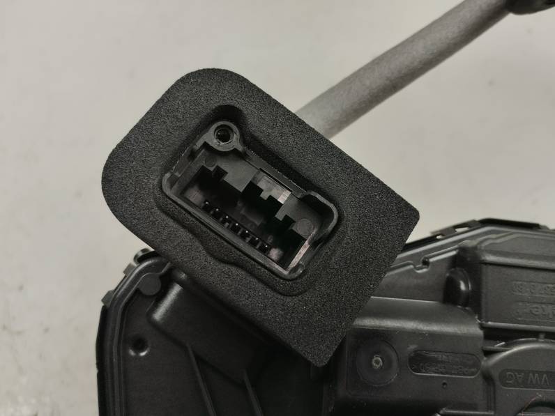 CERRADURA PUERTA TRASERA IZQUIERDA SEAT LEON 2023 1.5 16V TSI ACT (131 CV)