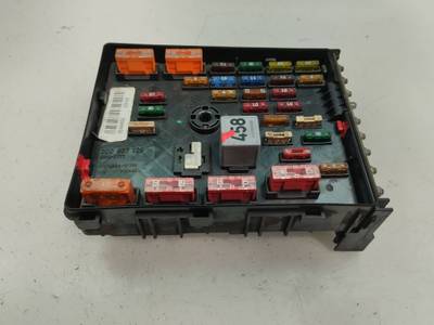 CAJA RELES FUSIBLES VOLKSWAGEN PASSAT BERLINA 2005 2.0 TDI (140 CV)