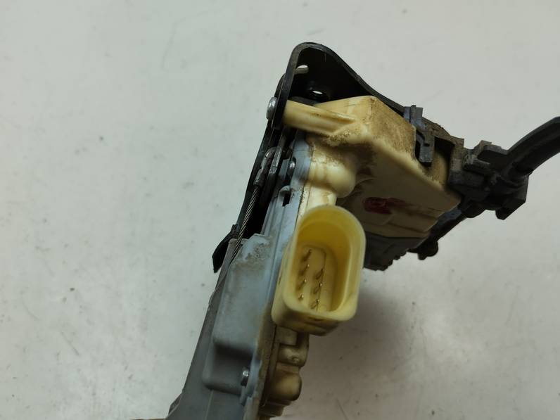 CERRADURA PUERTA DELANTERA DERECHA VOLKSWAGEN PASSAT BERLINA 2005 2.0 TDI (140 CV)