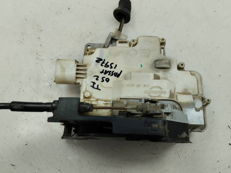 CERRADURA PUERTA TRASERA IZQUIERDA VOLKSWAGEN PASSAT BERLINA 2005 2.0 TDI (140 CV)