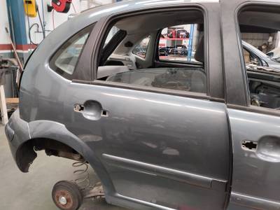 PUERTA TRASERA DERECHA CITROEN C3 2006 1.4 HDI (68 CV)