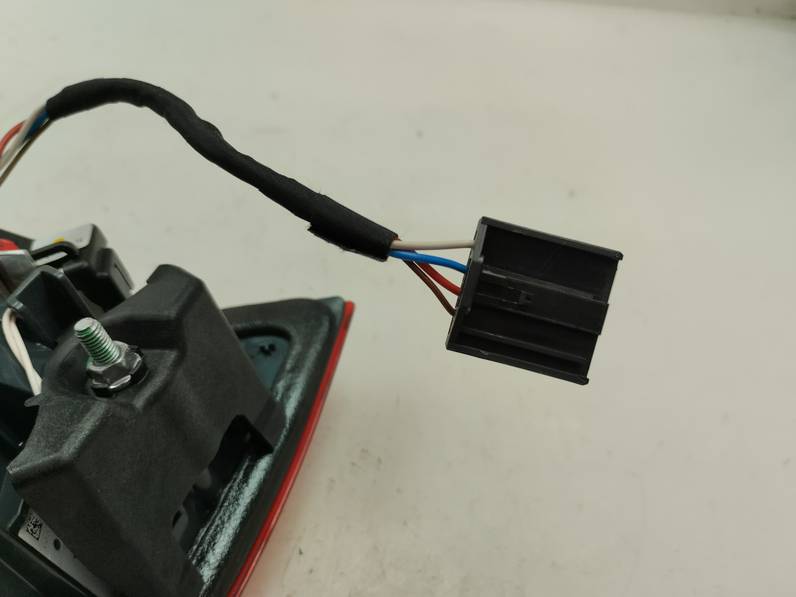 PILOTO TRASERO DERECHO INTERIOR BMW SERIE 4 CABRIO 2016 3.0 TURBODIESEL (313 CV)