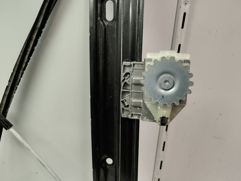 ELEVALUNAS DELANTERO IZQUIERDO BMW SERIE 4 CABRIO 2016 3.0 TURBODIESEL (313 CV)